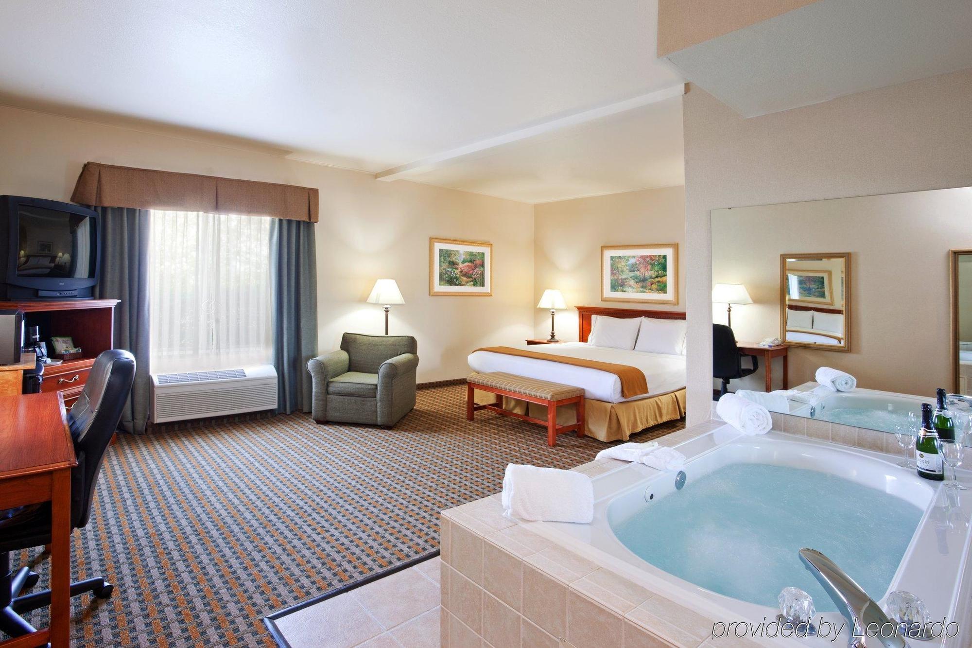 Holiday Inn Express Hotel & Suites Columbus Southeast Groveport, An Ihg Hotel Zimmer foto